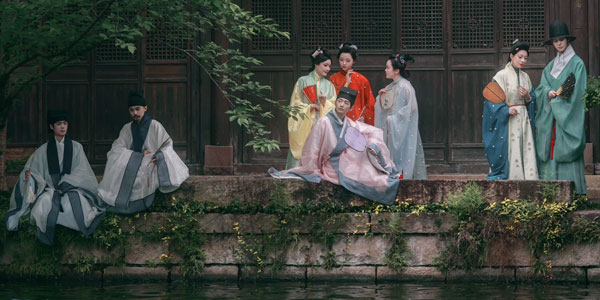 The Influence of Traditional Elements on Hanfu