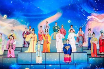 Hanfu and Traditional Chinese Patterns Featured in the Spring Festival Gala's “Nian Jin”