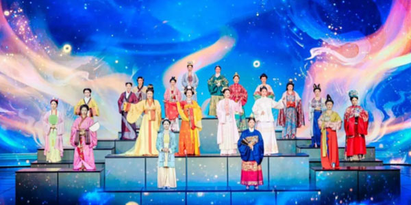 Hanfu and Traditional Chinese Patterns Featured in the Spring Festival Gala's “Nian Jin”