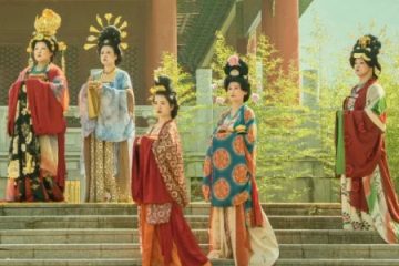 Ancient Chinese Women's Makeup: Traditions and Practices