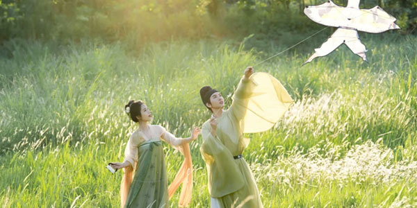 Valentine's Day Hanfu Styling: A Timeless Romantic Confession