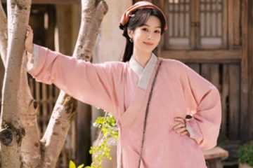 What's the Story Behind Yang Zi's Stunning Look?