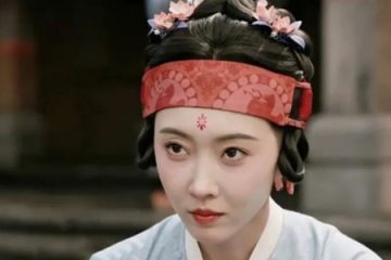 What is the Mo'e Worn by Ancient Chinese Women?